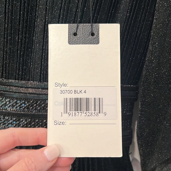 Mac Duggal 30700 Black Shimmering Pleated A-line 3/4 Sleeve Full Length Gown 4 - Picture 10 of 11